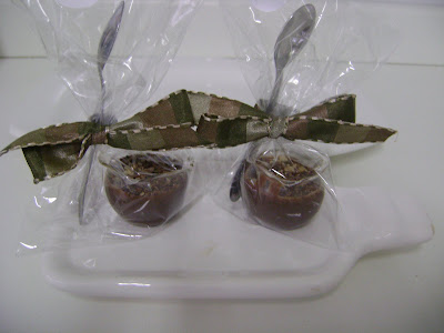 Brigadeiros para degustar,enxoval para comprar