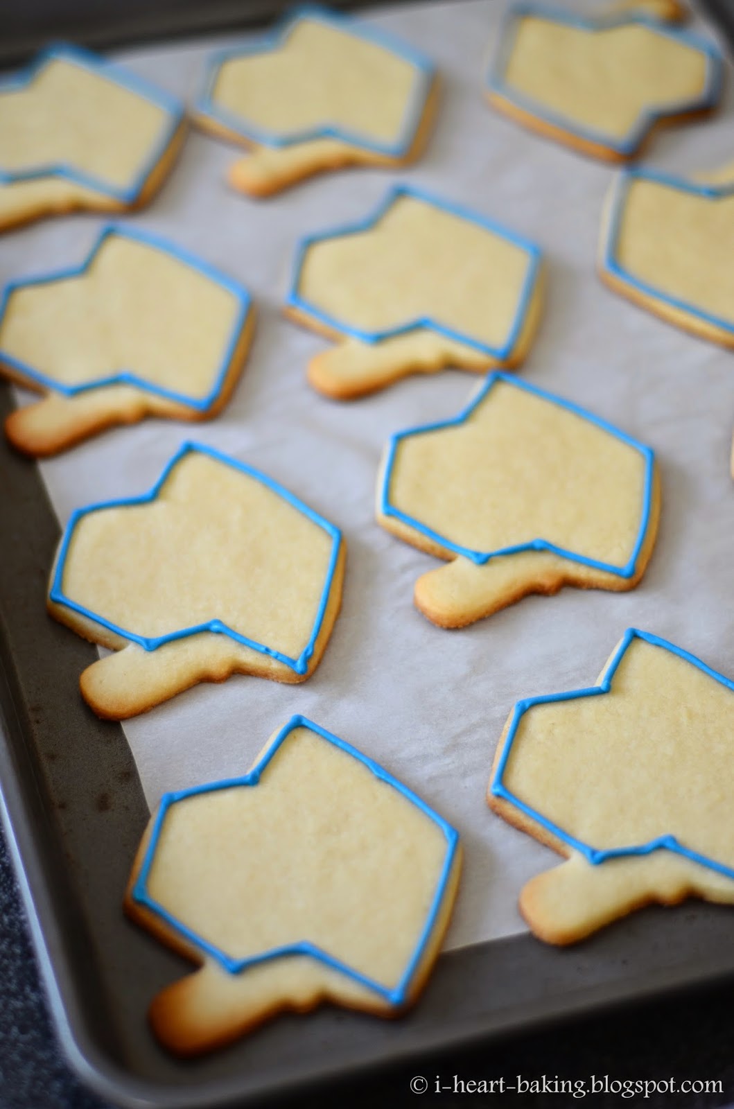 i heart baking! graduation cap cookies