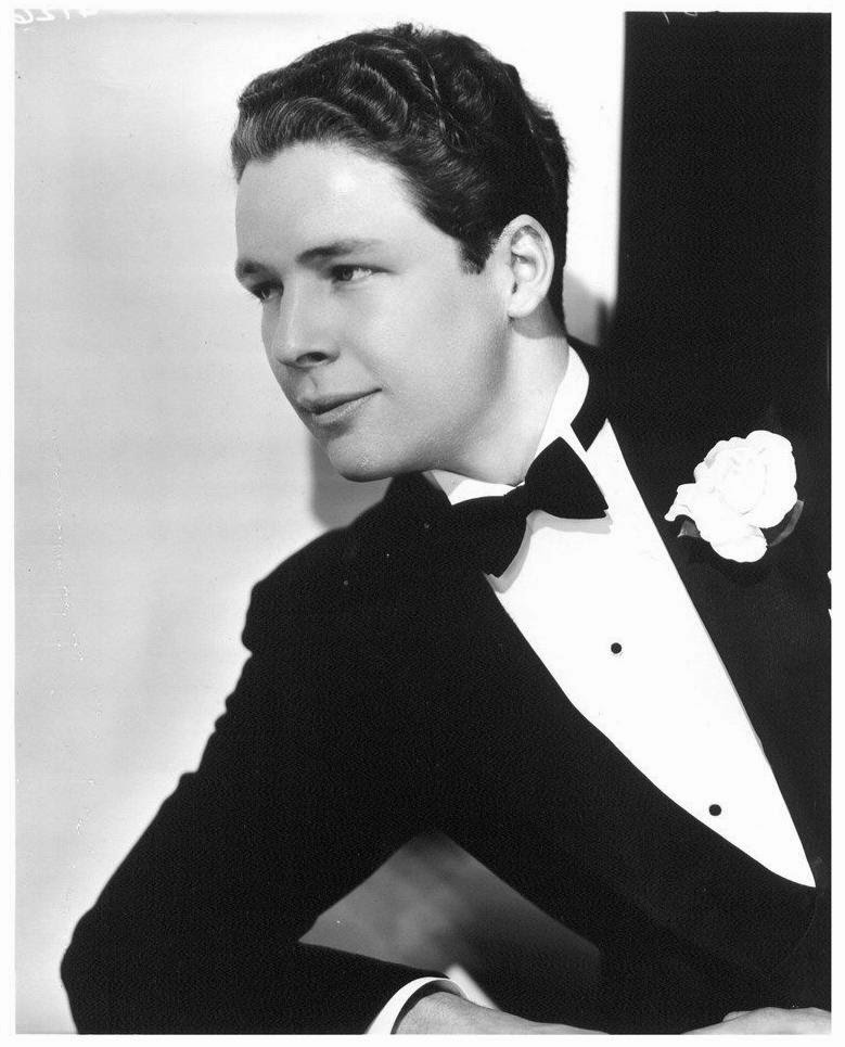 Tralfaz: The Rise of Kenny Baker