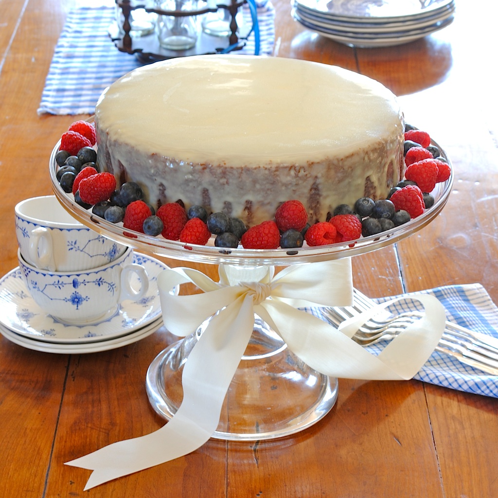 JULES FOOD... White Chocolate Mud Cake with White Chocolate Glaze