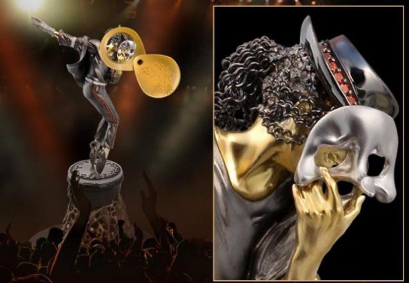 Estátua decorada de Michael Jackson custa 380 mil doláres Bejeweled+Michael+Jackson+Statue+2013