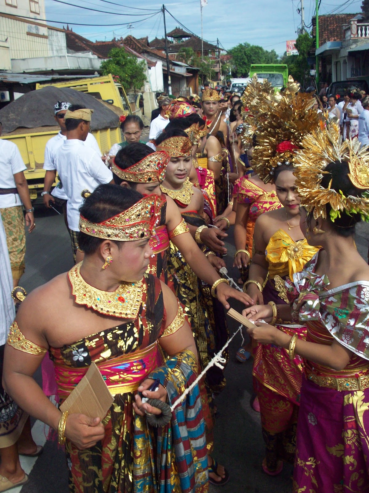 Angkul Angkul Bali: Deeng Khas Buleleng