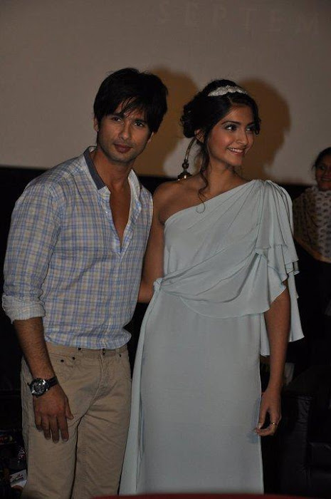 Sonam Kapoor and Shahid Kapoor real life pics | stills | photos gallery gallery