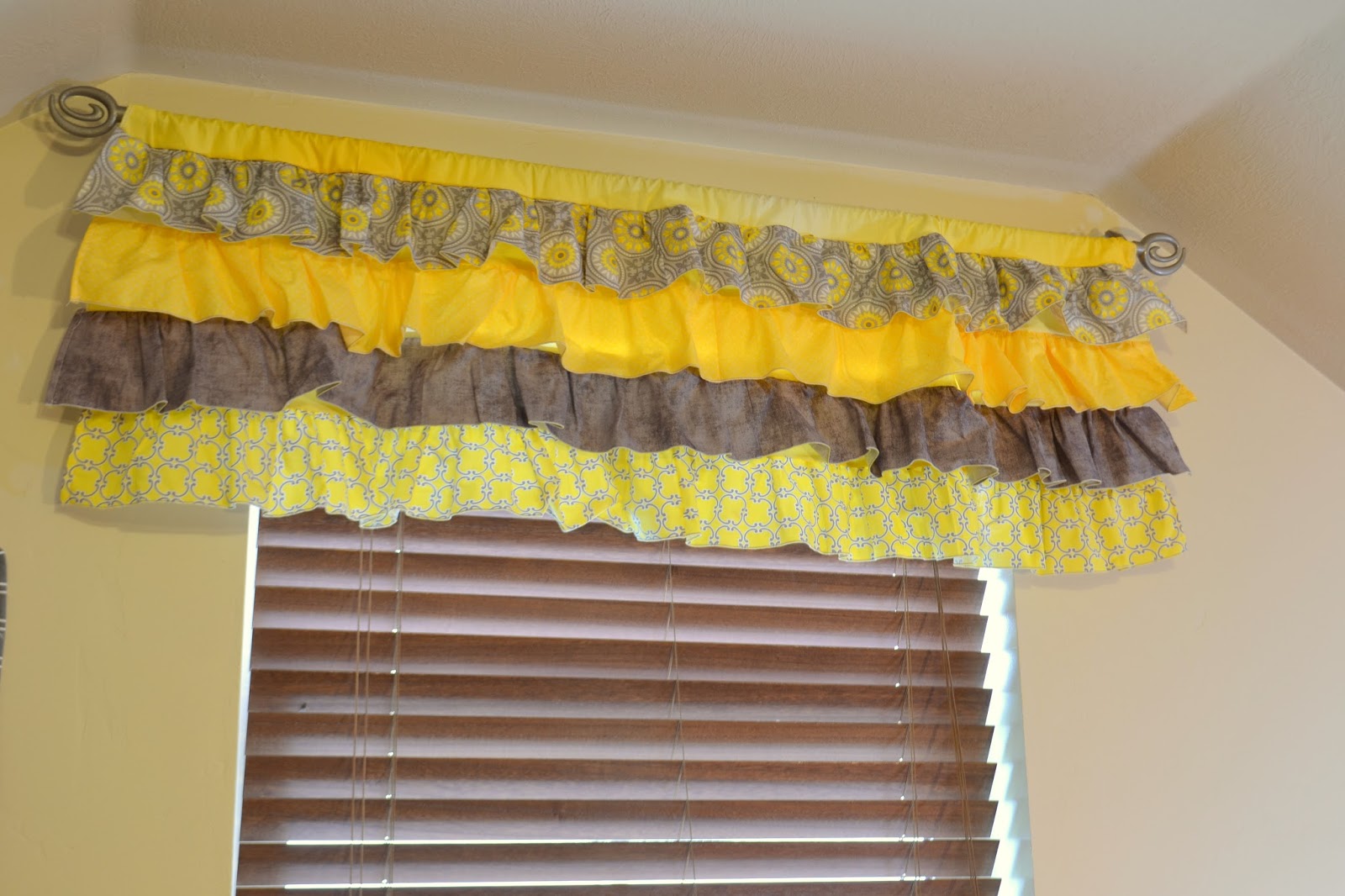 How To Sew Ruffle Valances On A Vision To Remember A Vision To