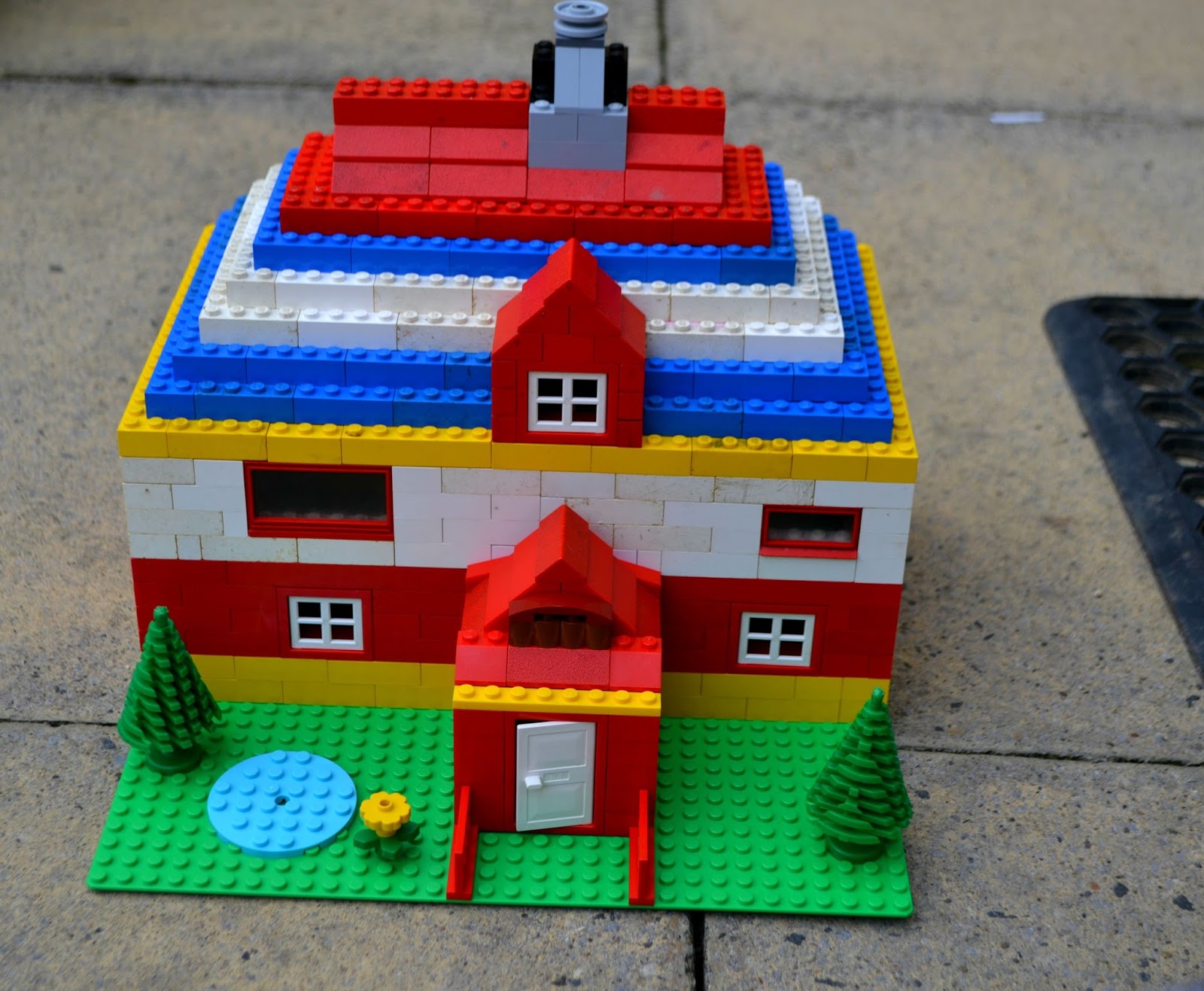 Lego dream house competition with Ocean Finance - Rock and Roll Pussycat1600 x 1317