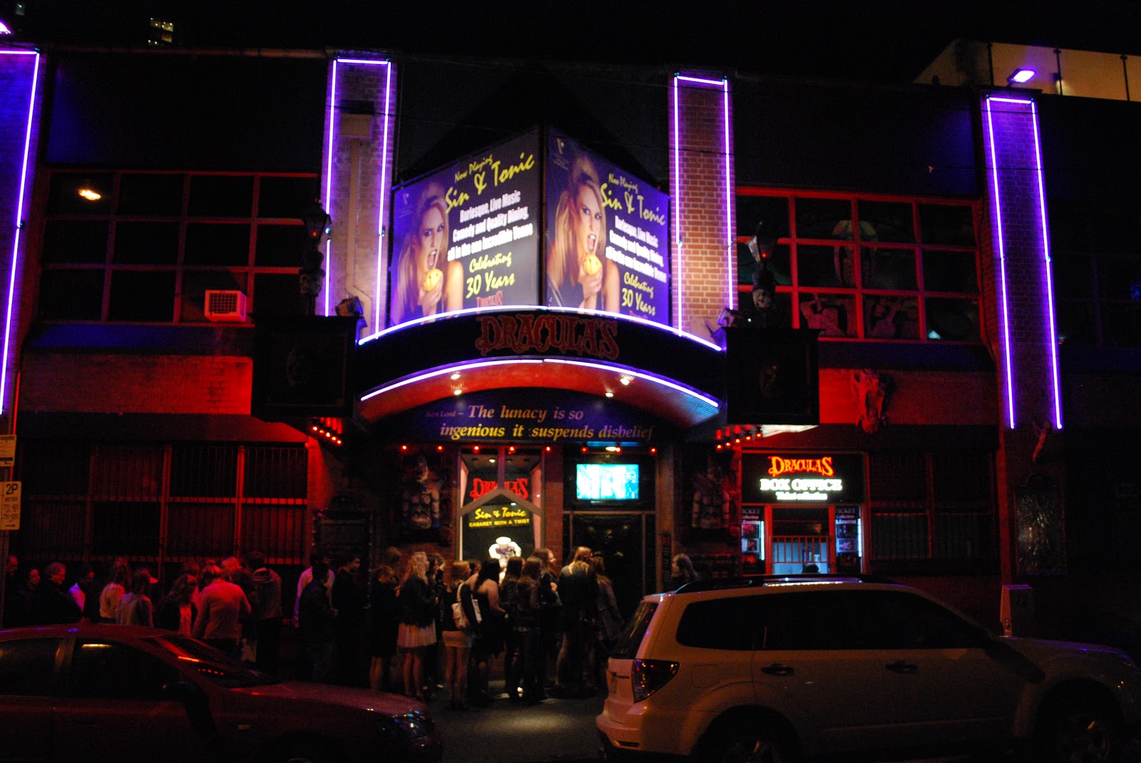 Food Trek Reviews Dracula's Theatre Restaurant