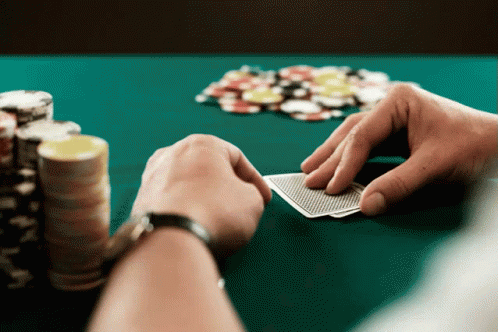 Chơi Poker Trực Tuyến