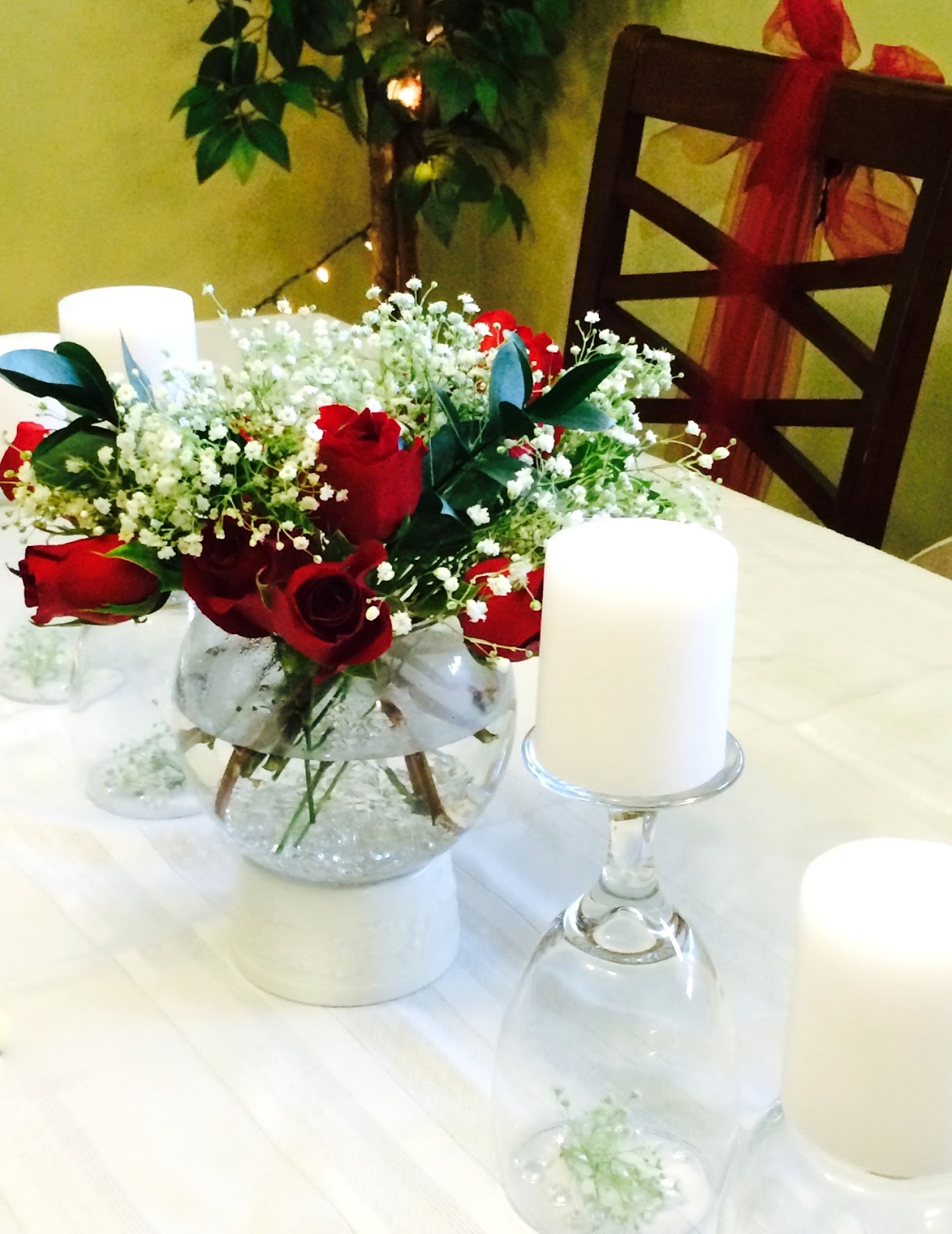 Real College Student of Atlanta Pretty roses table arrangement