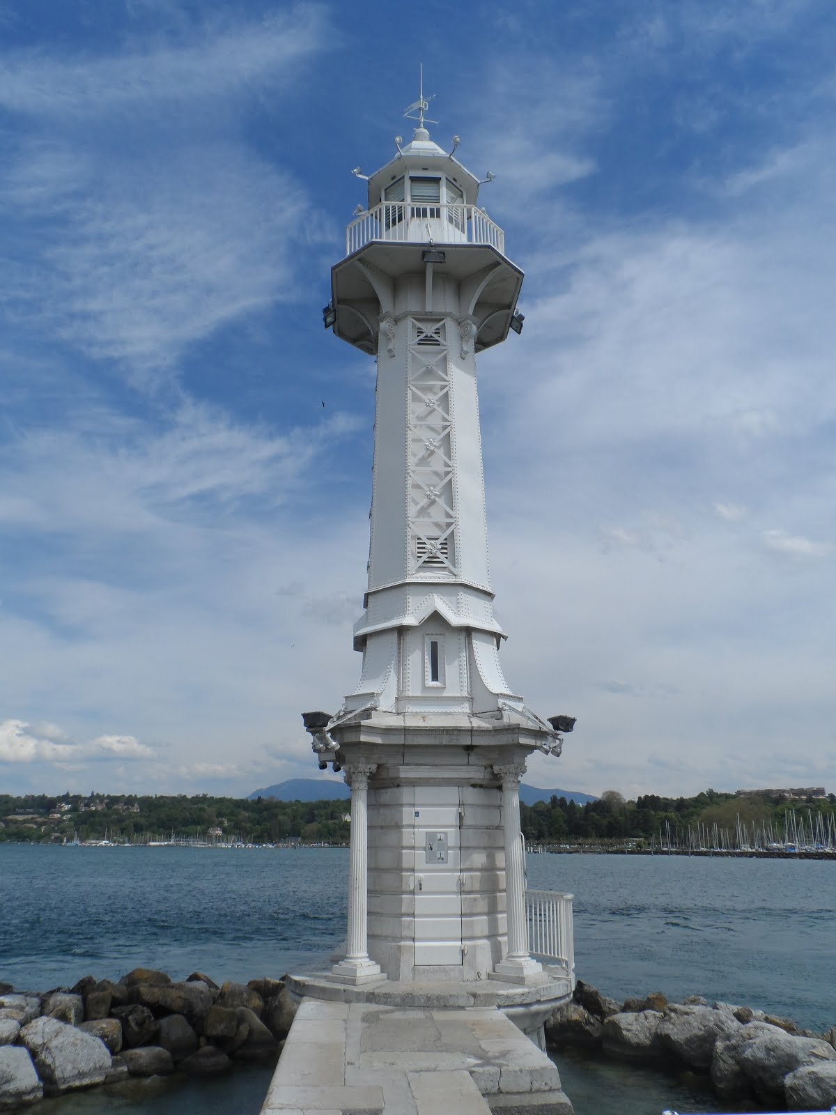 Phare des Pâquis (Suisse)