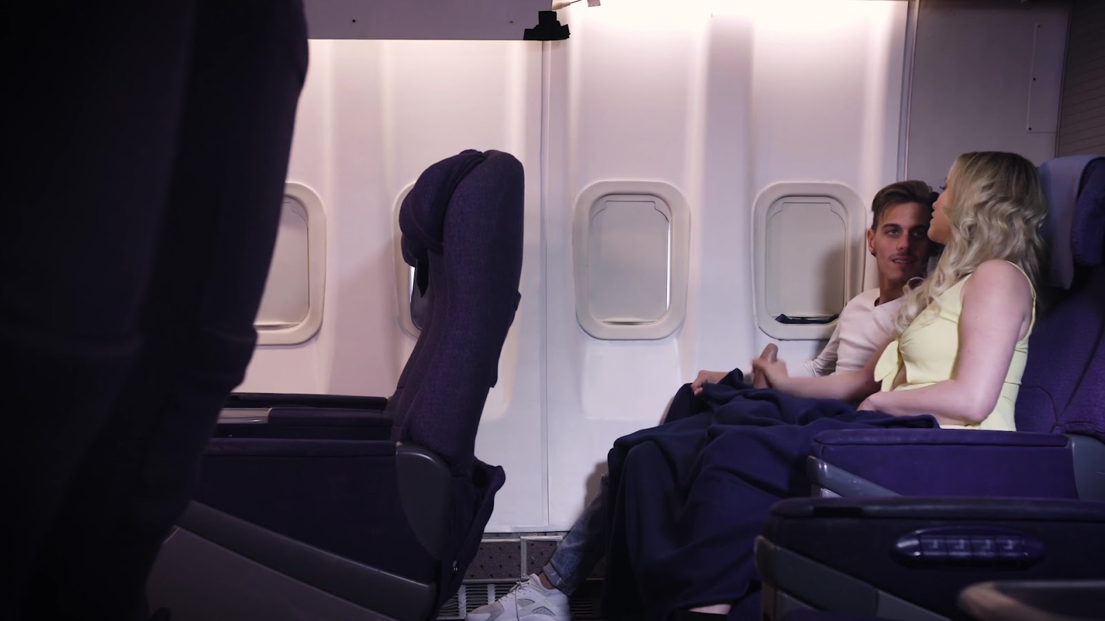 Эротика в самолете 65 фото Эротика в самолете 65 фото