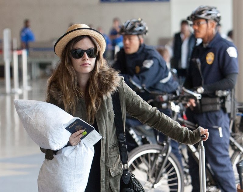Just get Dancy Rachel Bilson traveling with pillow