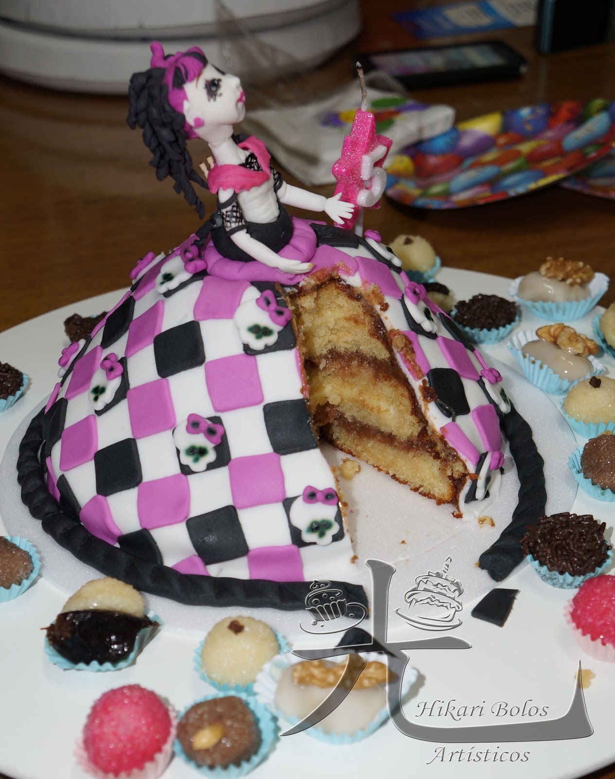 Hikari Bolos Artísticos Bolo Monster High em Pasta Americana
