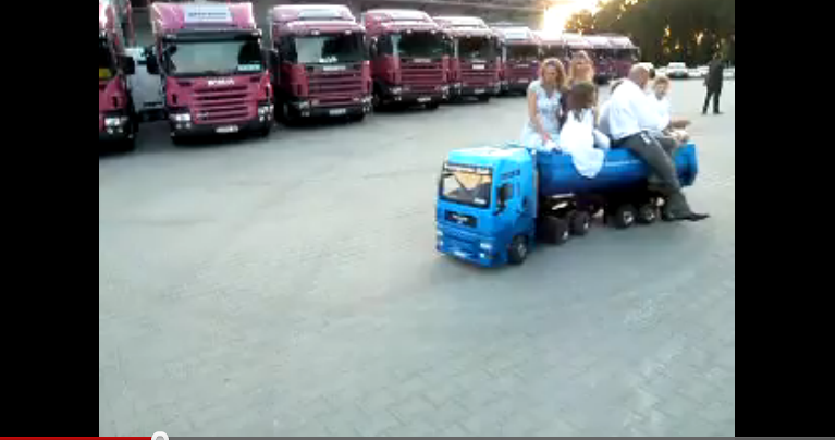 camion teledirigido juguete