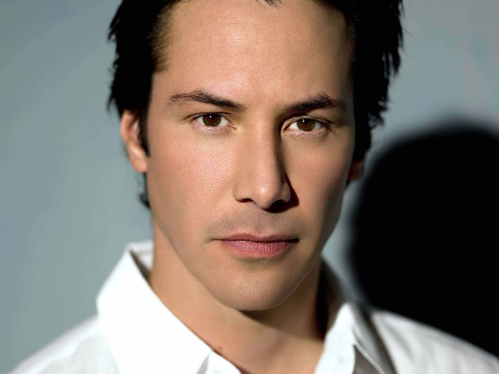 http://1.bp.blogspot.com/-4HnlxdotEKc/UDpmRGA5vRI/AAAAAAAAFno/27F0ypsHiGM/s1600/keanu_charles_reeves.jpg