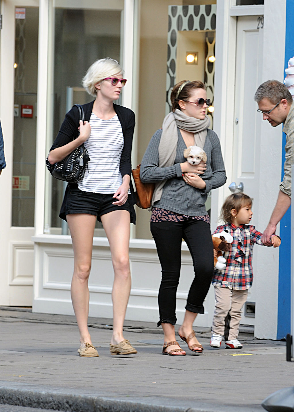 Emma Watson Updates Emma Watson, her friend Sophie and a puppy Darcey