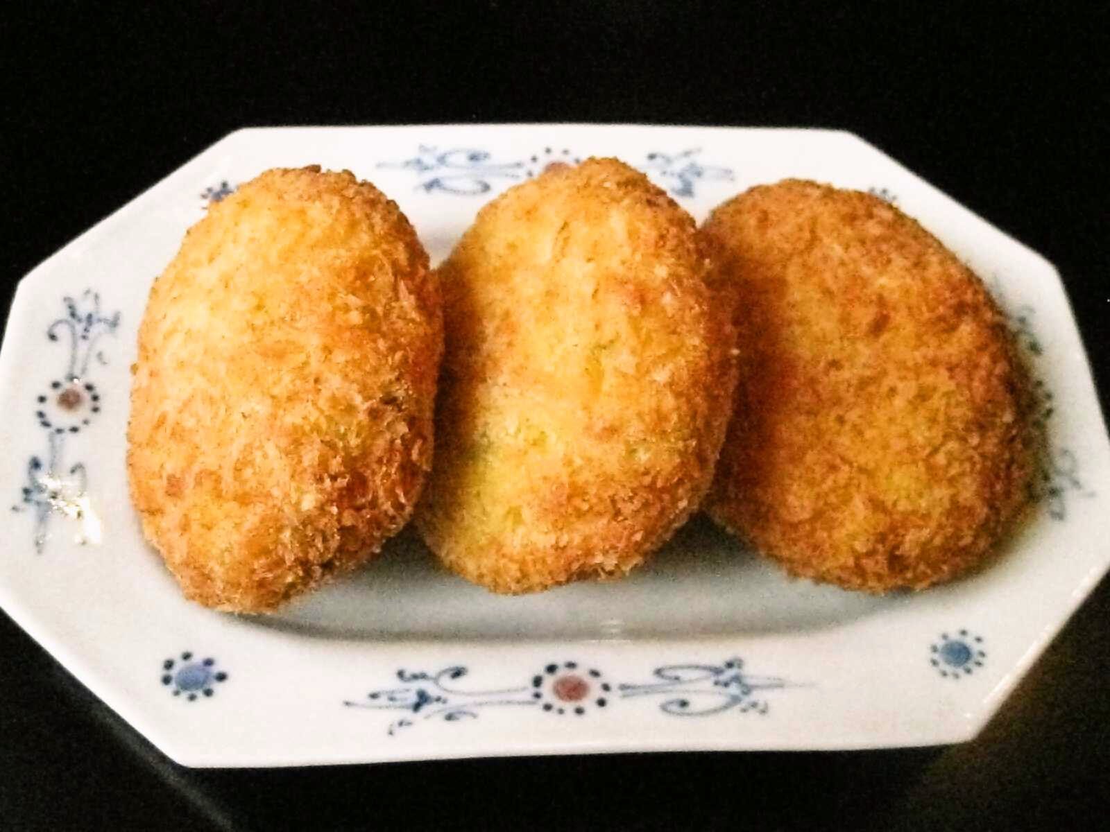 Recipes for Tom Kani kuriimu korokke / crab cream croquettes
