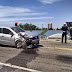 Motorista desvia de pedestre e provoca acidente no Centro de Campos.