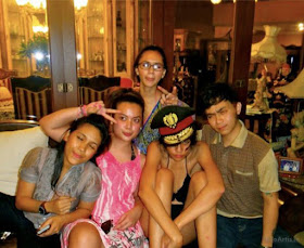 http://1.bp.blogspot.com/-4Ps7ryUtN7Q/TdpNJeqLtbI/AAAAAAAAPj4/BfvuN88YnXI/s400/foto-hot-nadila_ernesta-rita-topless-4.jpg