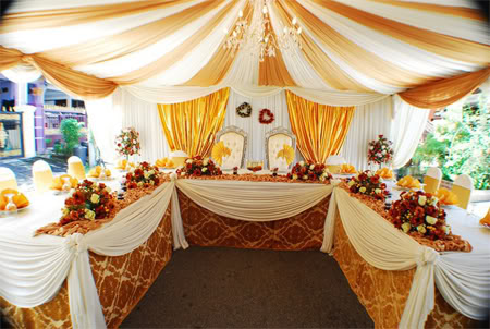 Tenda Canopy Set Meja Makan Beradab Pengantin Theme Gold Glory