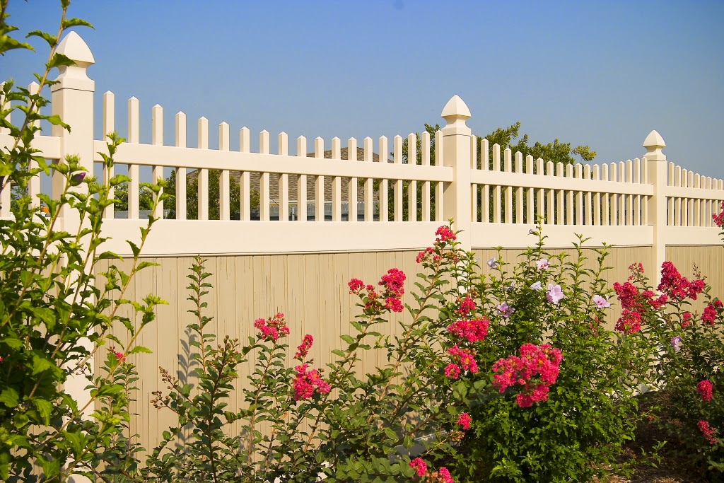 Dallas Vinyl Privacy Fence with Accents