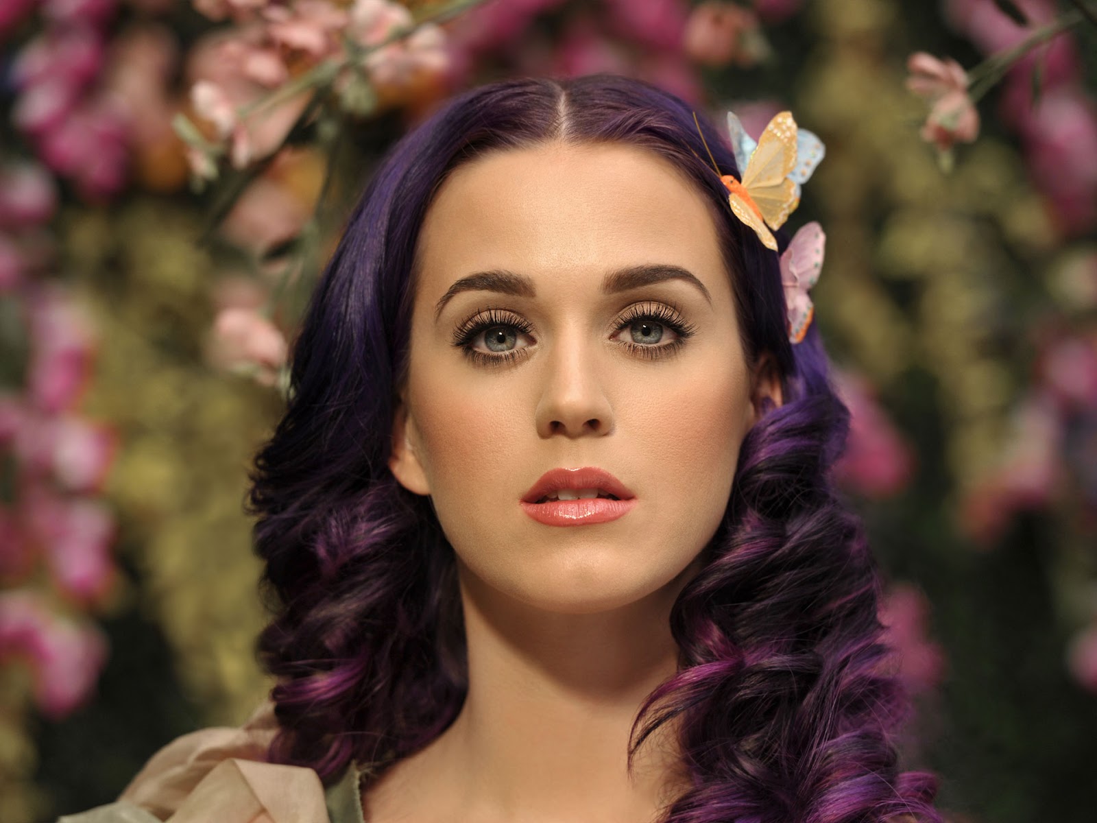 http://1.bp.blogspot.com/-4Sai0DHWs_4/UR2_8glAOAI/AAAAAAAADPE/pJBh9fZvgLU/s1600/Katy+Perry+latest+picture+2013+09.jpg