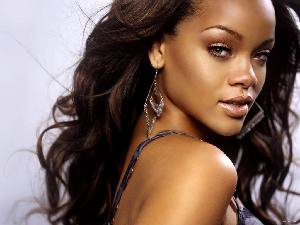 http://1.bp.blogspot.com/-4UGd7ygd8bg/T2T9CrHHZfI/AAAAAAAAAK4/MDyGmlRH1ow/s1600/rhianna.jpg