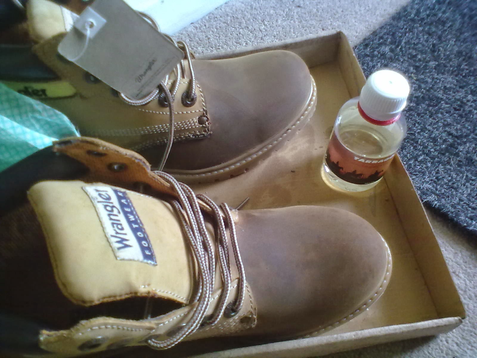 How to Use Dubbin for Boots and Shoes