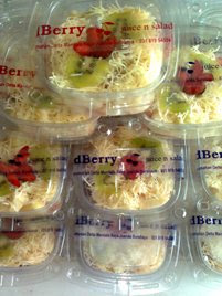 salad buah redberry kuliner