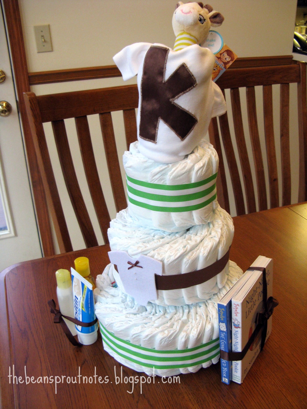 The Bean Sprout Notes No Roll Diaper Cake Tutorial