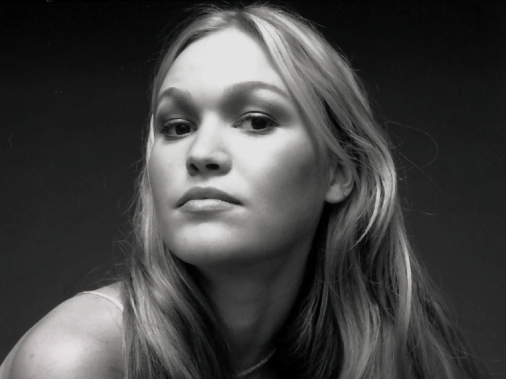 http://1.bp.blogspot.com/-4WGFsfTWdac/UHsDbzeXQuI/AAAAAAAADxE/ARPllsWwDYA/s1600/julia-stiles_01.jpg