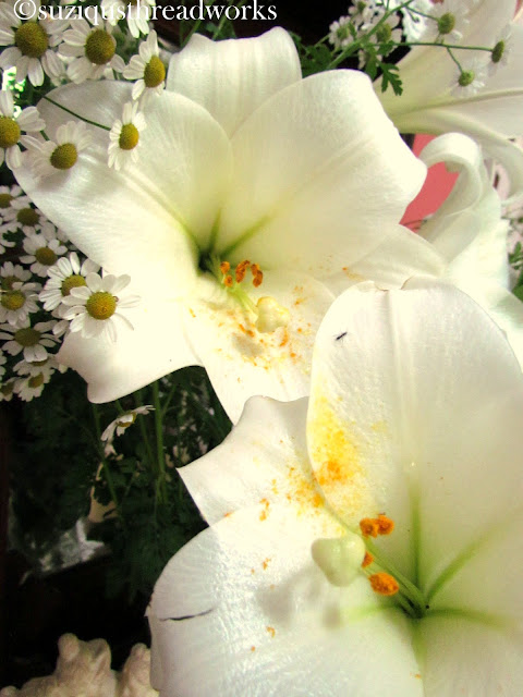 Suziqu's Threadworks: Christmas Blessings, Christmas Lillies and Gifts