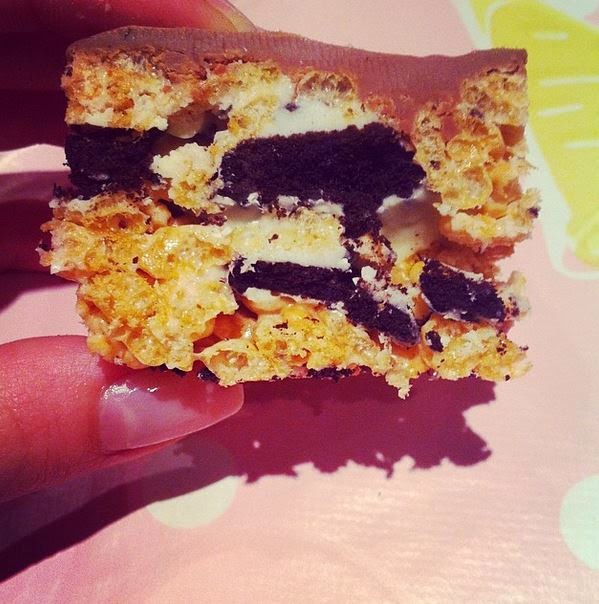 Recipe Oreo Rice Crispy Cake thriftylilpixie