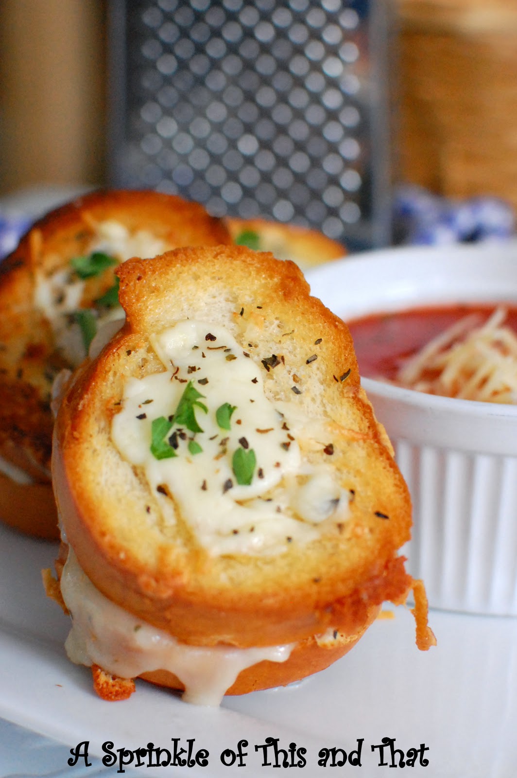 A Sprinkle of This and That: Italian Grilled Cheese Bites