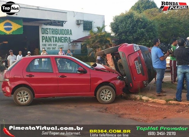 Grave acidente deixa veículo capotado no centro de Pimenta Bueno