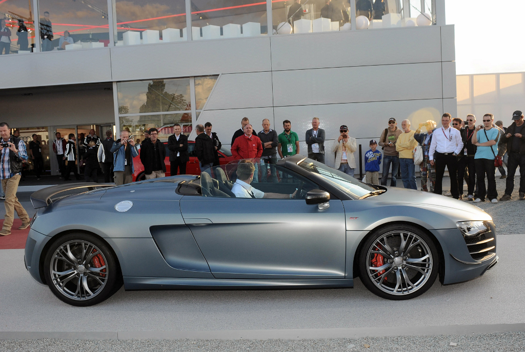 Audi R8 Gt Spyder Debuts At Le Mans Quattroholic Com