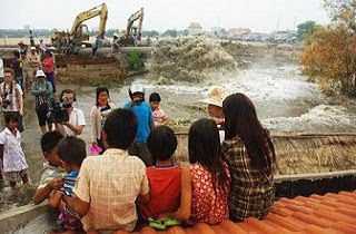Forced evictions at BOEUNGKAK LAKE in PHNOM PENH in 2011