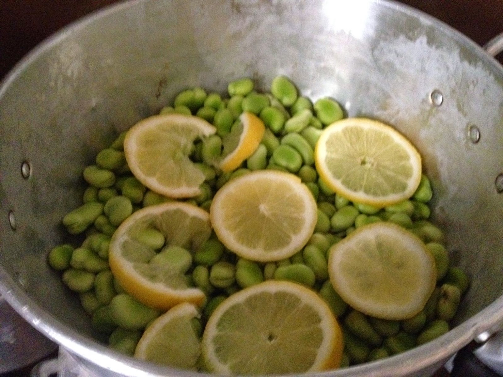 Moroccan broad/fava beans with Olive Oil Foul bezzeit Fleur d