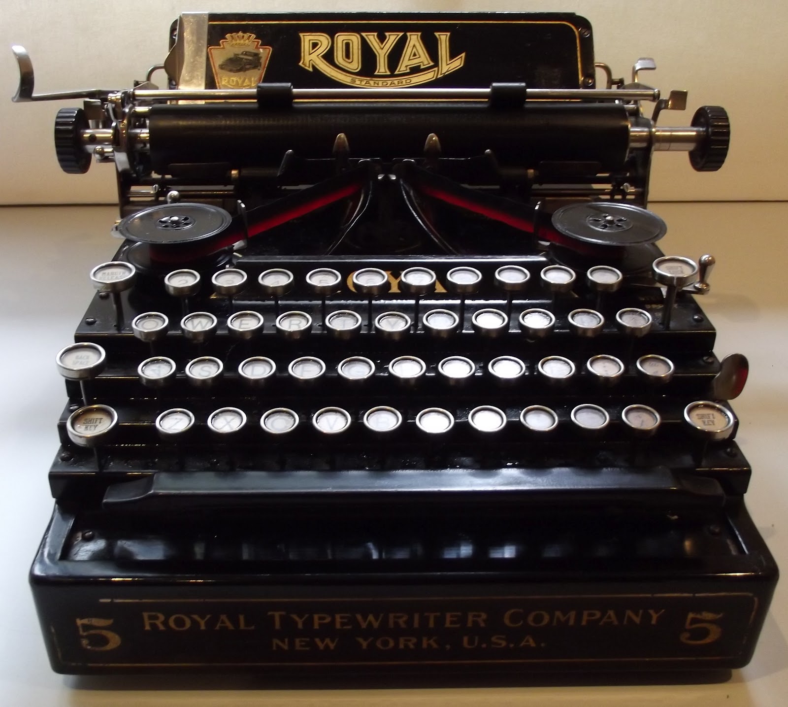 oz.Typewriter Royal Standard No 5 Typewriter A Glorious Flop?