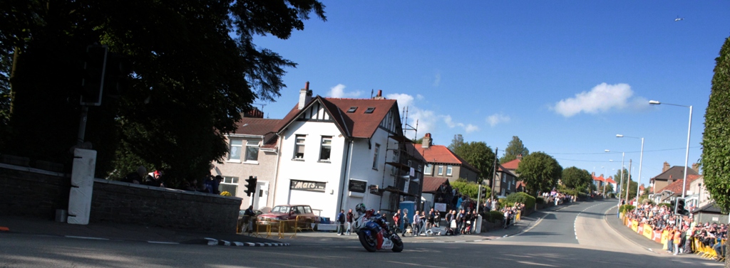 sideblog The Bottom of Bray Hill