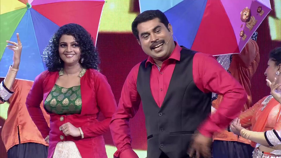 Flowers Tv Anchor Aswathy New Photos Actress Rare Pho vrogue.co