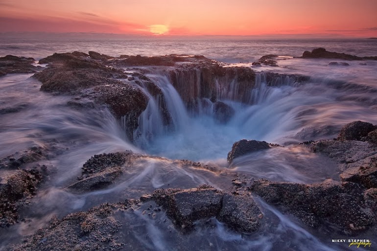 Natural salt water fountain off the coast of Oregon - 15 Things You Won't Believe Actually Exist In Nature