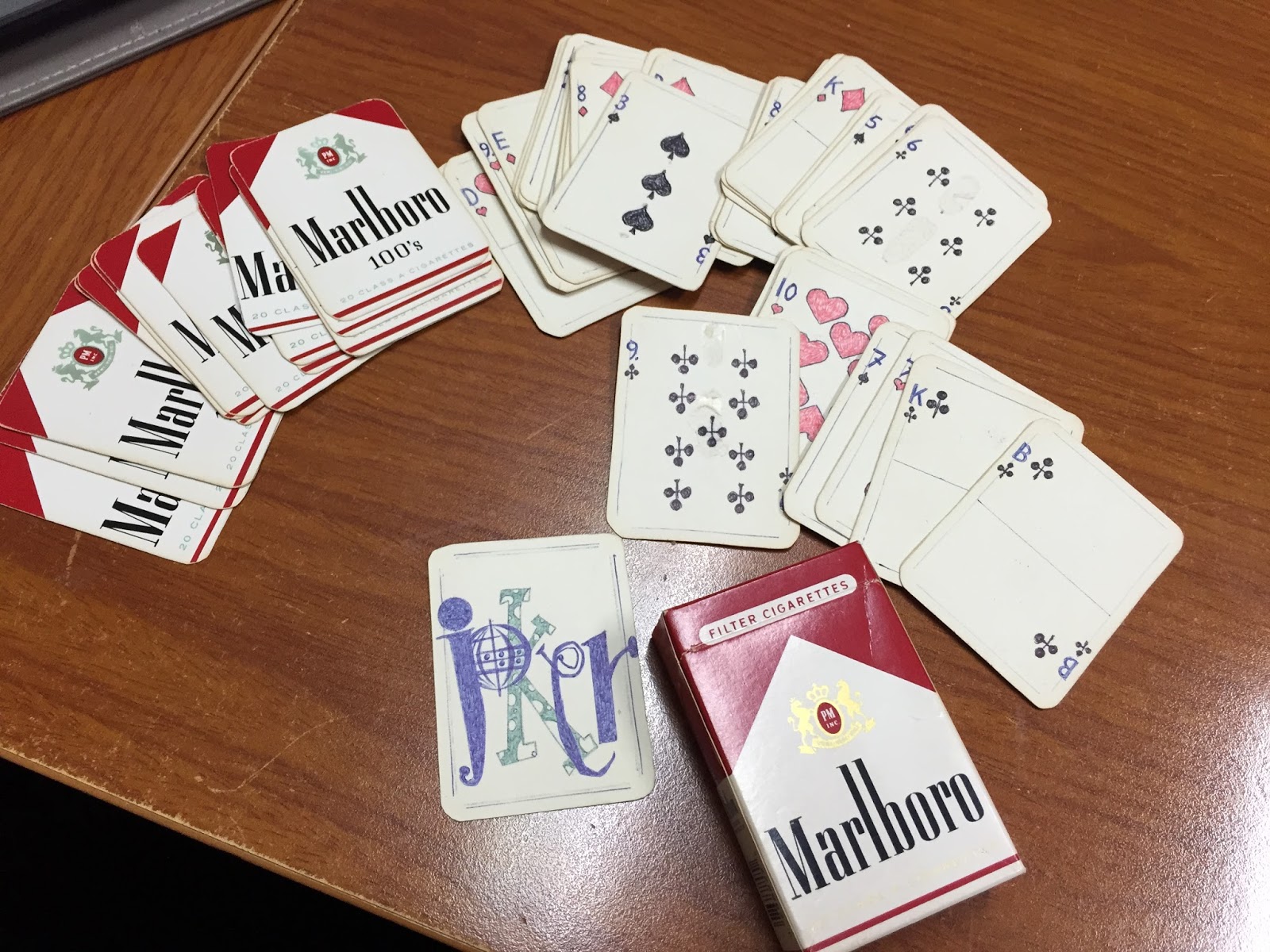 Bytes Prisons, Per and Cigarettes