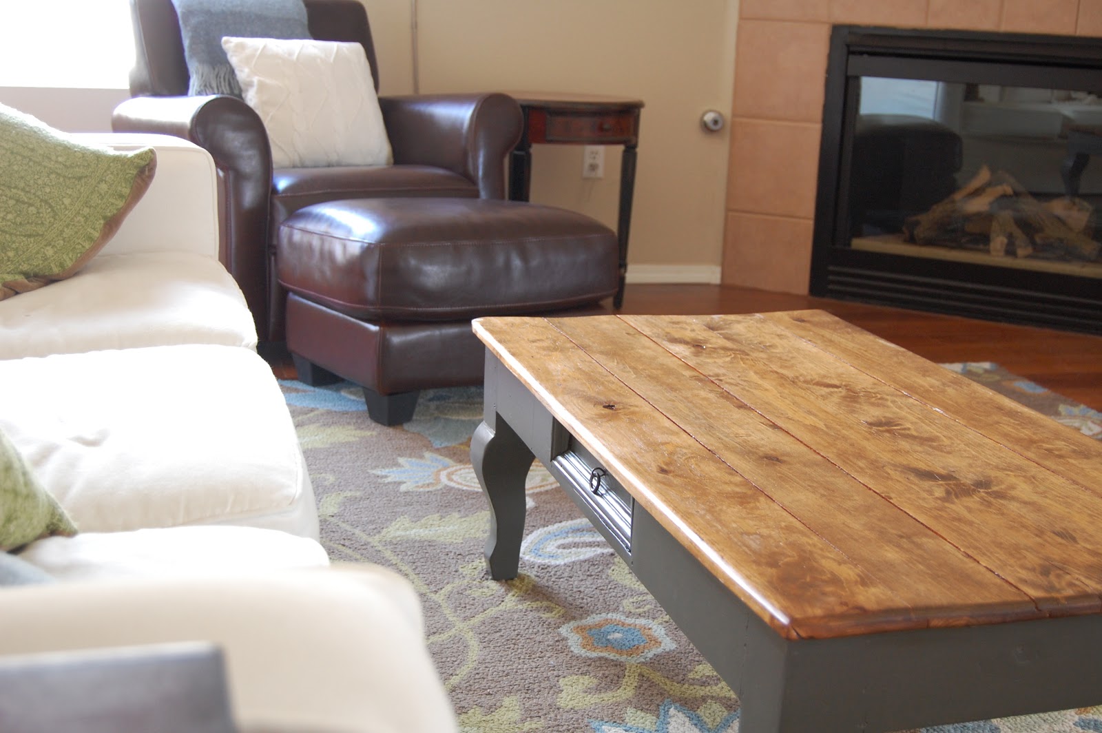 Coffee Table Makeover {Before & After} / Desert Willow Lane
