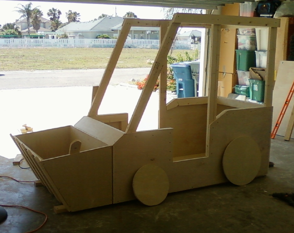 Lil' Debi As Mama Wordless Wednesday (Linky) Tractor Bed