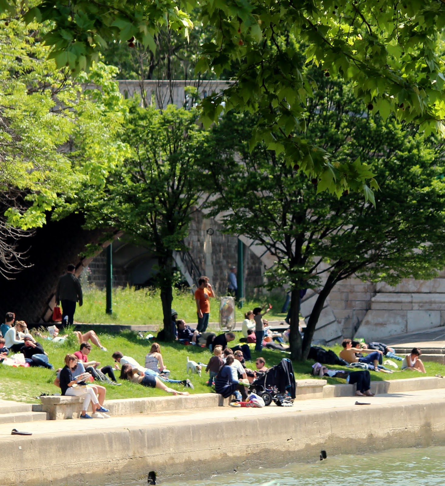Sojourn in Paris Picnic on the Seine