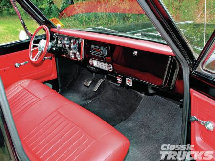 One Classics 1972 Chevrolet C10 Basic Black