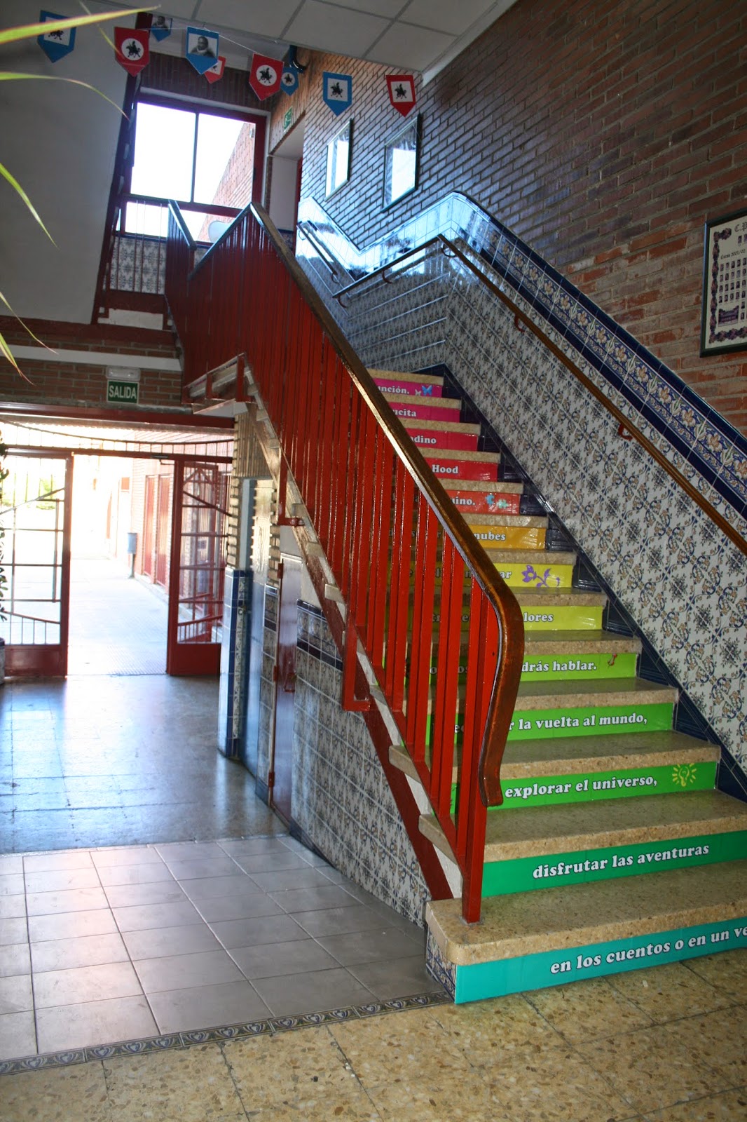 Descubre el tesoro de los libros: ESCALERAS LECTORAS