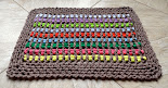 Tapete Marrom de Listras Coloridas