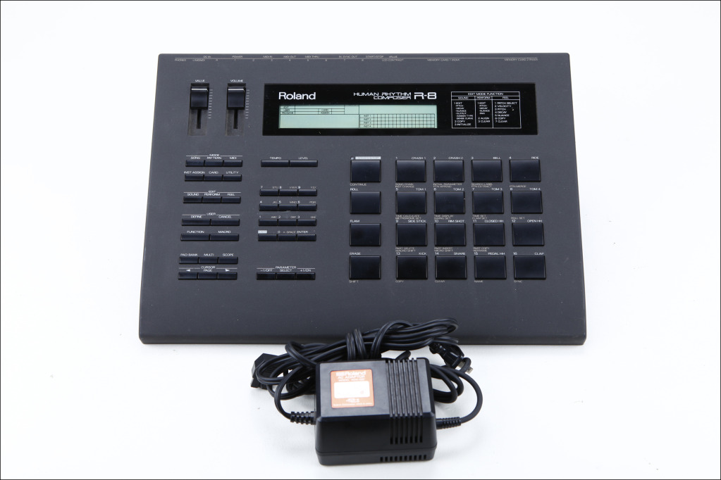 MATRIXSYNTHB Roland R8 drum machine