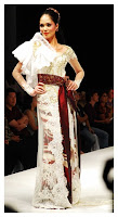 Apakah anda terinspirasi dengan model kebaya anne avantie ? ayo mari